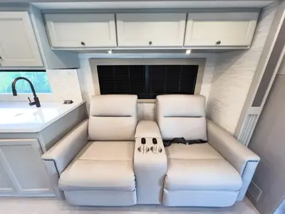 2027 Tiffin Motorhomes Allegro BAY photo 7