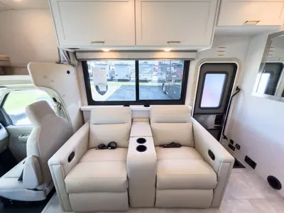 2027 Thor Motor Coach Chateau photo 15