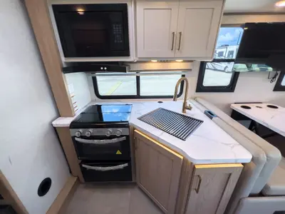 2027 Thor Motor Coach Chateau photo 9