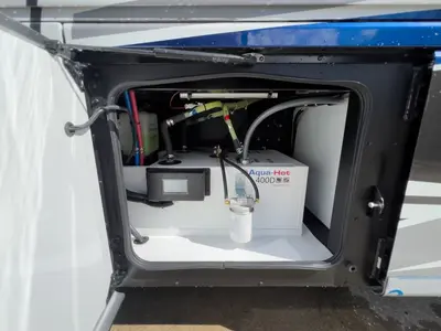 2027 Fleetwood Discovery LXE photo 28