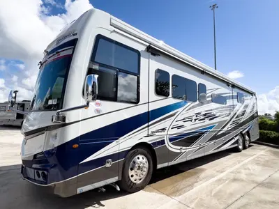 2027 Fleetwood Discovery LXE photo 26
