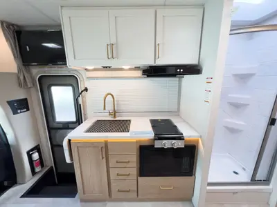 2027 Thor Motor Coach Chateau Sprinter photo 8