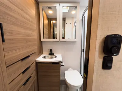 2027 Thor Motor Coach Chateau Sprinter photo 18