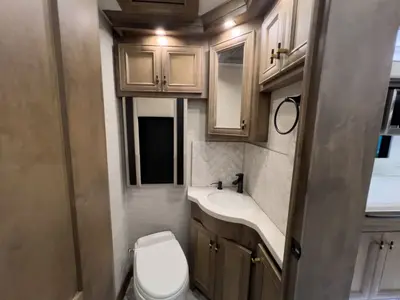 2027 Tiffin Motorhomes Allegro BUS photo 18