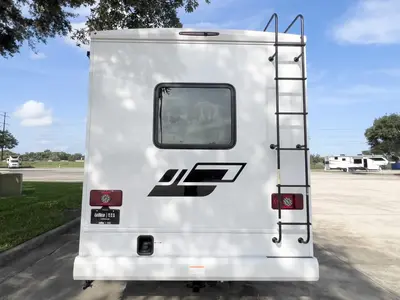 2027 Thor Motor Coach A.C.E. photo 23