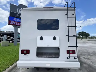 2027 Thor Motor Coach Vegas photo 27
