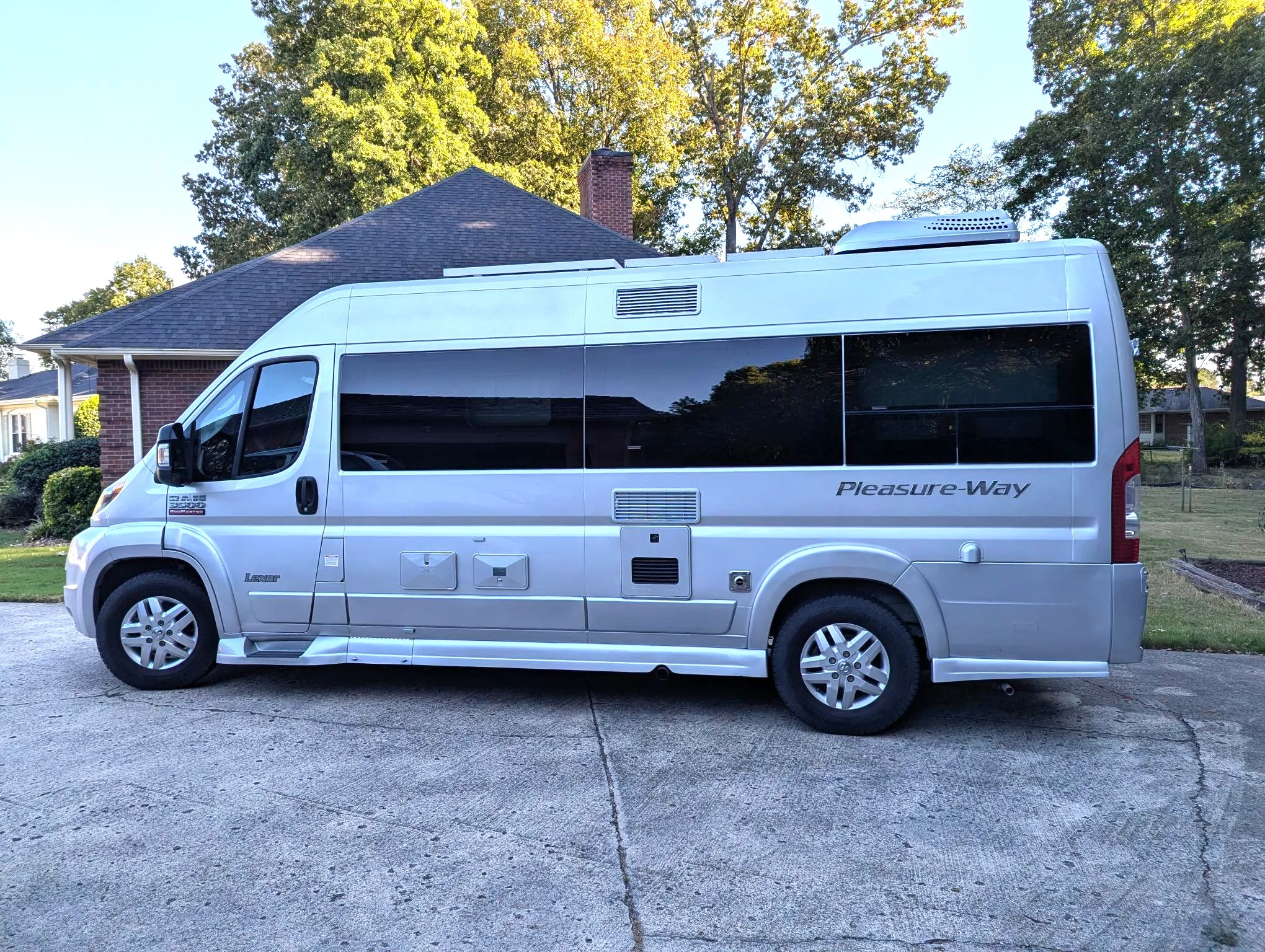 2020 PLEASURE WAY LEXOR exterior