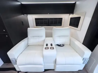 2027 Tiffin Motorhomes Wayfarer photo 14