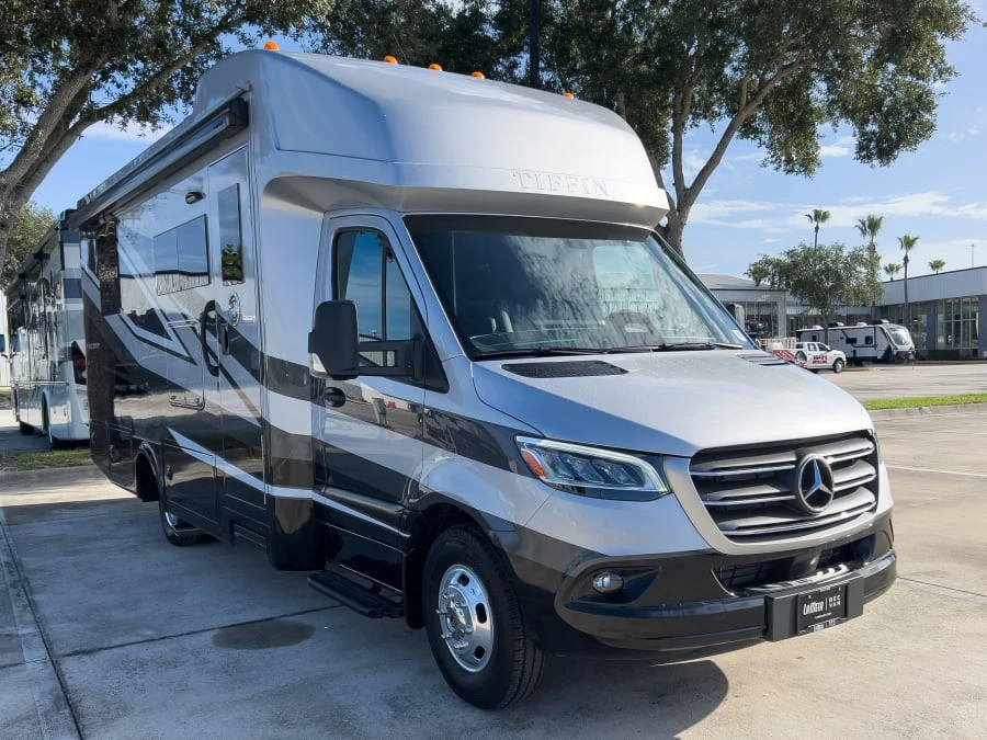 2027 Tiffin Motorhomes Wayfarer exterior