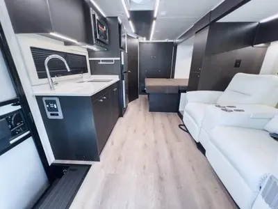 2027 Tiffin Motorhomes Wayfarer photo 5