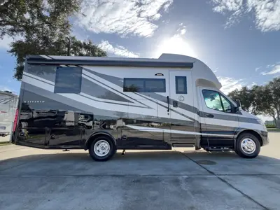 2027 Tiffin Motorhomes Wayfarer photo 23