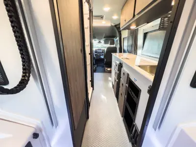2027 Tiffin Motorhomes GH2 photo 4