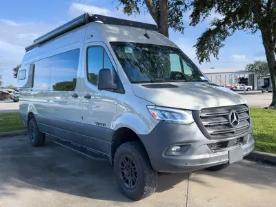 New 2027 Tiffin Motorhomes GH2 22SBV
