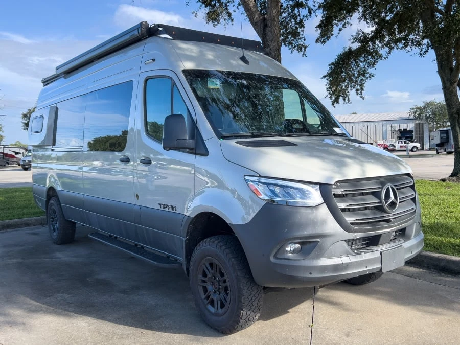 2027 Tiffin Motorhomes GH2 exterior