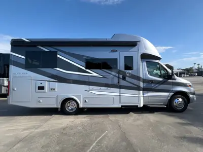 2027 Tiffin Motorhomes Wayfarer photo 24