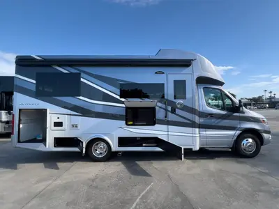 2027 Tiffin Motorhomes Wayfarer photo 25