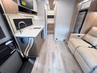 2027 Tiffin Motorhomes Wayfarer photo 5