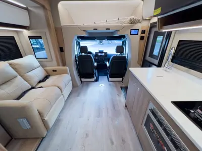 2027 Tiffin Motorhomes Wayfarer photo 3