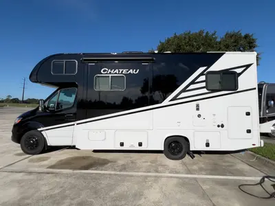 2027 Thor Motor Coach Chateau Sprinter photo 20