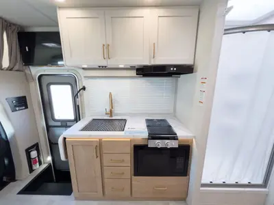 2027 Thor Motor Coach Chateau Sprinter photo 8