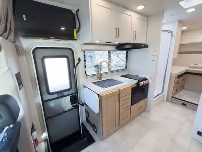 2027 Thor Motor Coach Chateau Sprinter photo 6