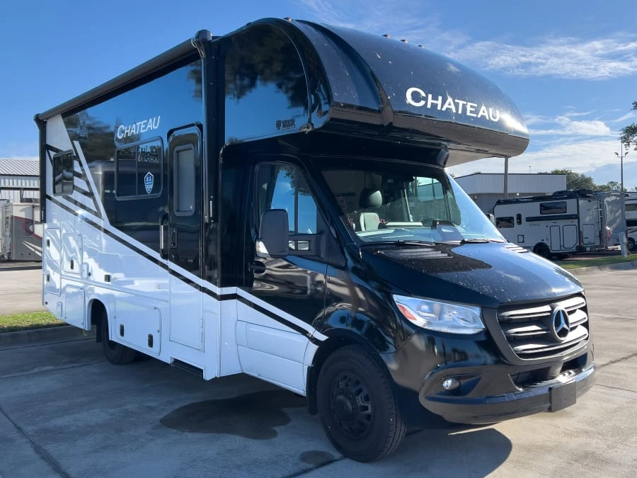 2027 Thor Motor Coach Chateau Sprinter exterior