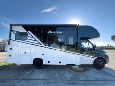 2027 Thor Motor Coach Chateau Sprinter photo 25