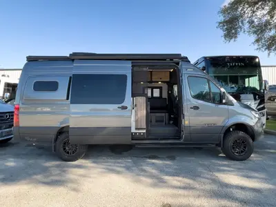 2027 Tiffin Motorhomes GH2 photo 18