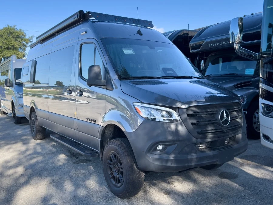2027 Tiffin Motorhomes GH2 exterior