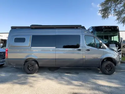 2027 Tiffin Motorhomes GH2 photo 17