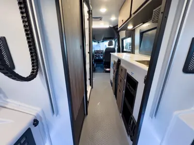2027 Tiffin Motorhomes GH2 photo 4