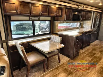 2020 Tiffin Motorhomes Allegro RED photo 24