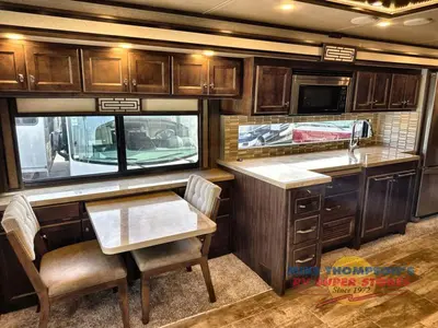 2020 Tiffin Motorhomes Allegro RED photo 25