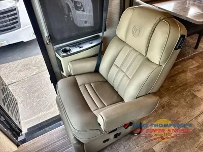 2020 Tiffin Motorhomes Allegro RED photo 20