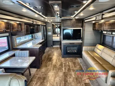 2020 Tiffin Motorhomes Allegro RED photo 23