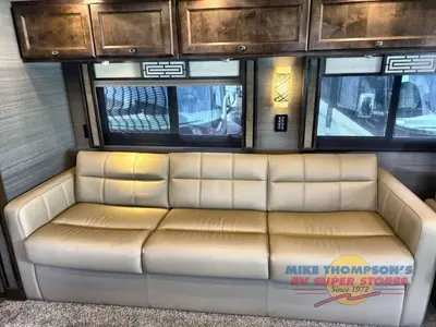 2020 Tiffin Motorhomes Allegro RED photo 26
