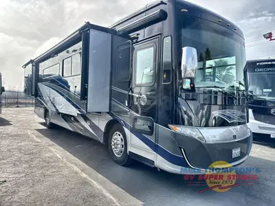2020 Tiffin Motorhomes Allegro RED photo 2
