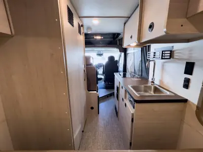 2027 Winnebago Solis photo 4