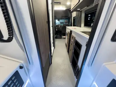 2027 Tiffin Motorhomes GH2 photo 4