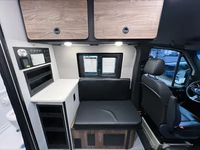 2027 Tiffin Motorhomes GH2 photo 11
