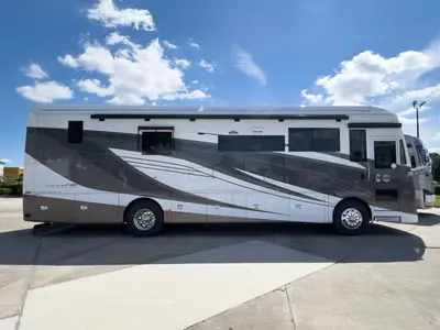 2027 Tiffin Motorhomes Phaeton photo 22