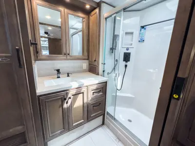 2027 Tiffin Motorhomes Phaeton photo 17