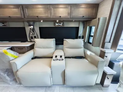 2027 Tiffin Motorhomes Phaeton photo 13
