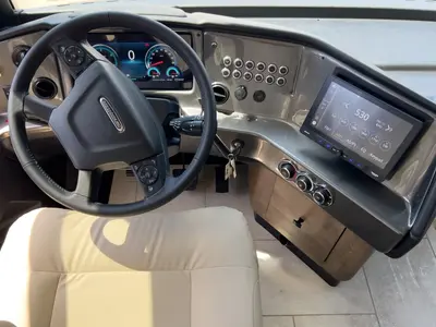 2027 Tiffin Motorhomes Phaeton photo 2