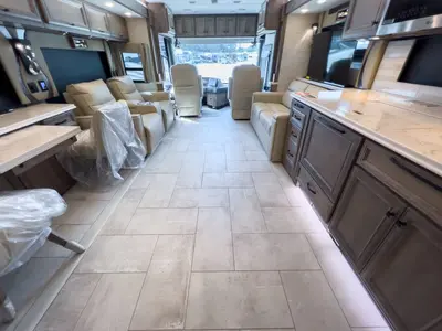 2027 Tiffin Motorhomes Phaeton photo 3