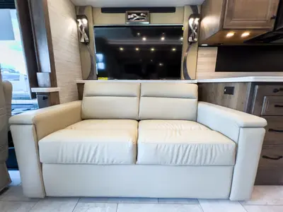 2027 Tiffin Motorhomes Phaeton photo 6