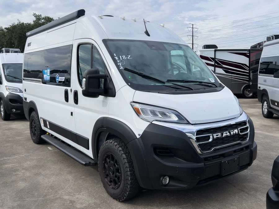 2027 Thor Motor Coach Rize exterior