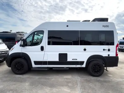 2027 Thor Motor Coach Rize photo 21