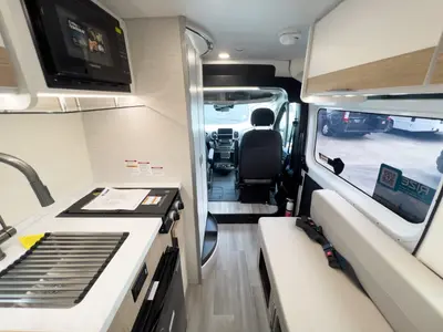 2027 Thor Motor Coach Rize photo 4