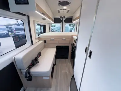 2027 Thor Motor Coach Rize photo 5